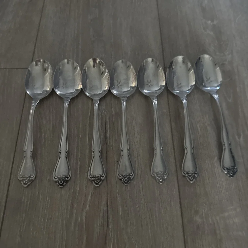 Set of 7 Rogers Oneida‎ Stainless 1881 Arbor Rose True Rose Oval Place Spoons